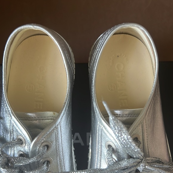 Chanel SILVER Laminated Lambskin Sneakers - Size 39 - Picture 3 of 6